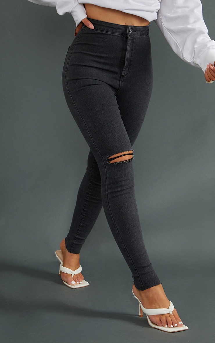 PRETTYLITTLETHING Washed Black Disco Raw Hem Knee Rip Skinny Jeans image 2