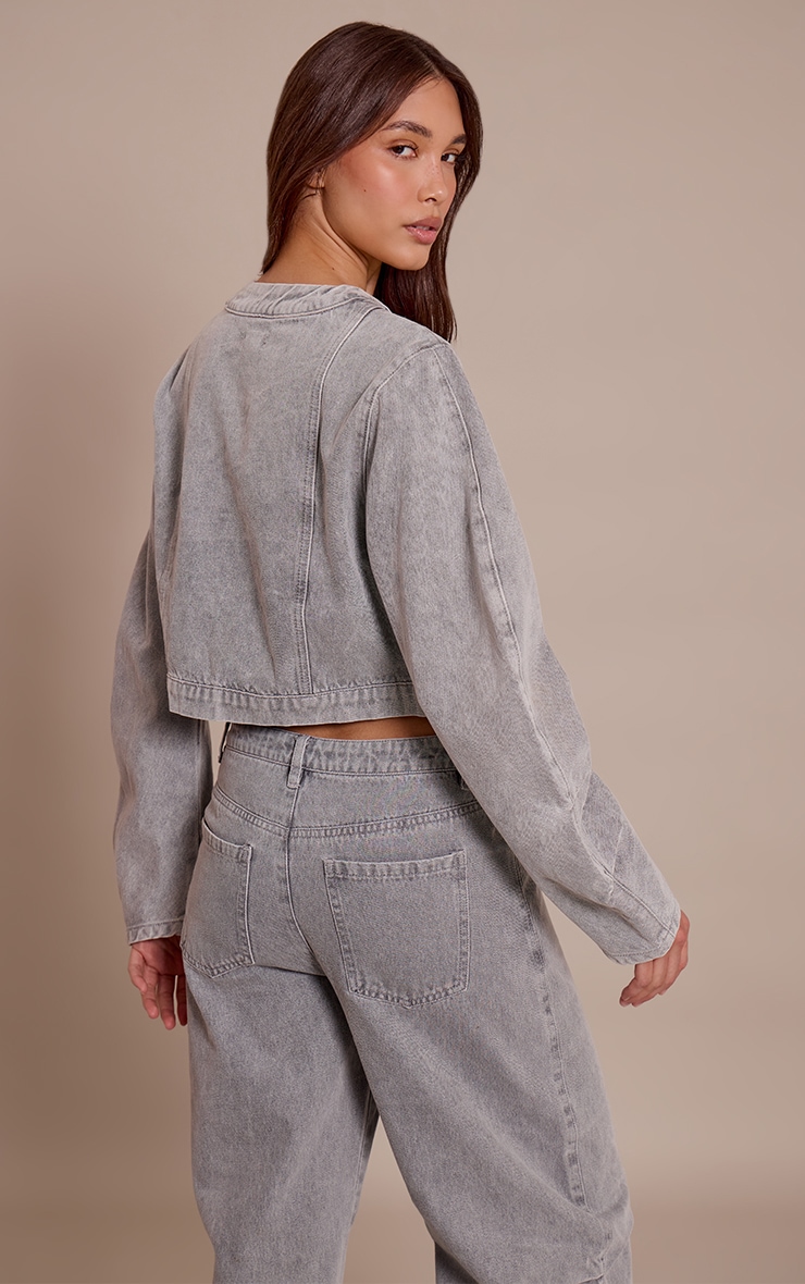 Grey V Neck Curved Hem Cropped Denim Jacket image 2