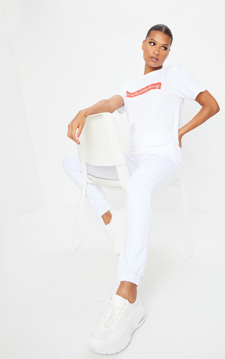 PRETTYLITTLETHING White Printed Oversized T Shirt image 3