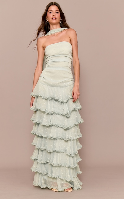 Robe longue en mousseline de soie vert sauge à étages volantés