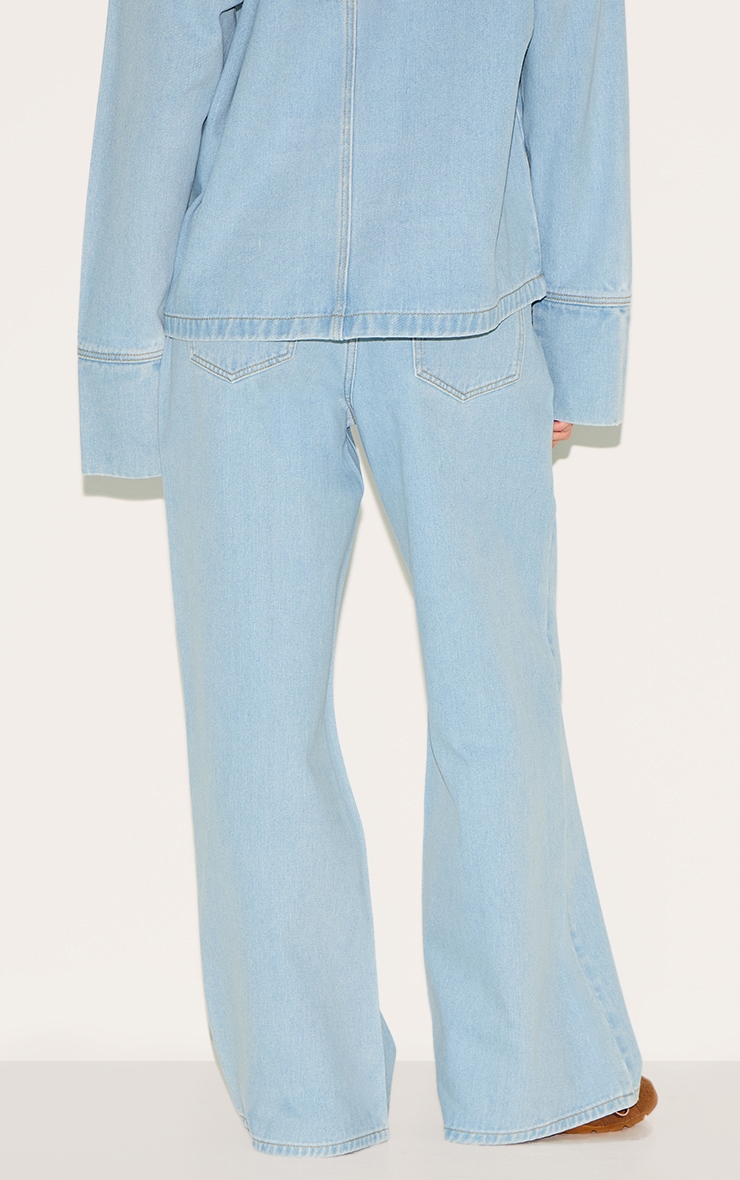 Jean large bleu clair à taille haute et coutures contrastantes image 3