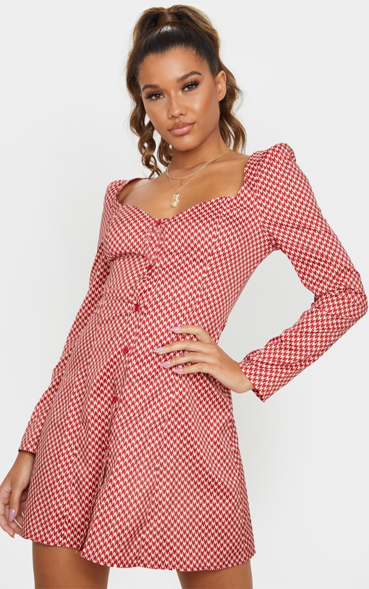 Robe droite manches longues à imprimé pied-de-poule rouge et boutons