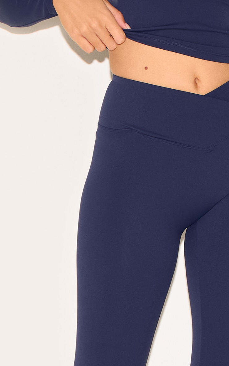 Legging de sport en Sculpt bleu marine à taille croisée image 4
