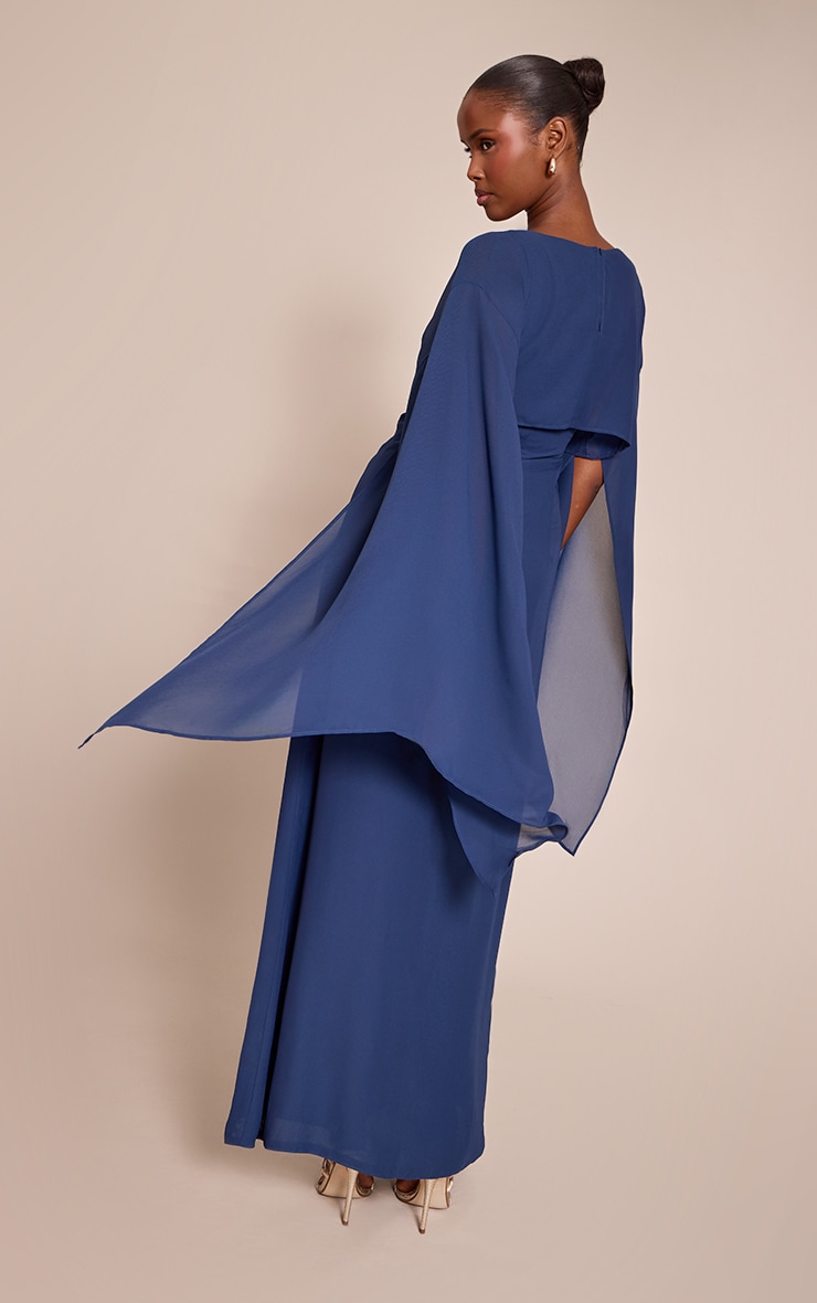 Robe longue bleu marine à détail cape image 2