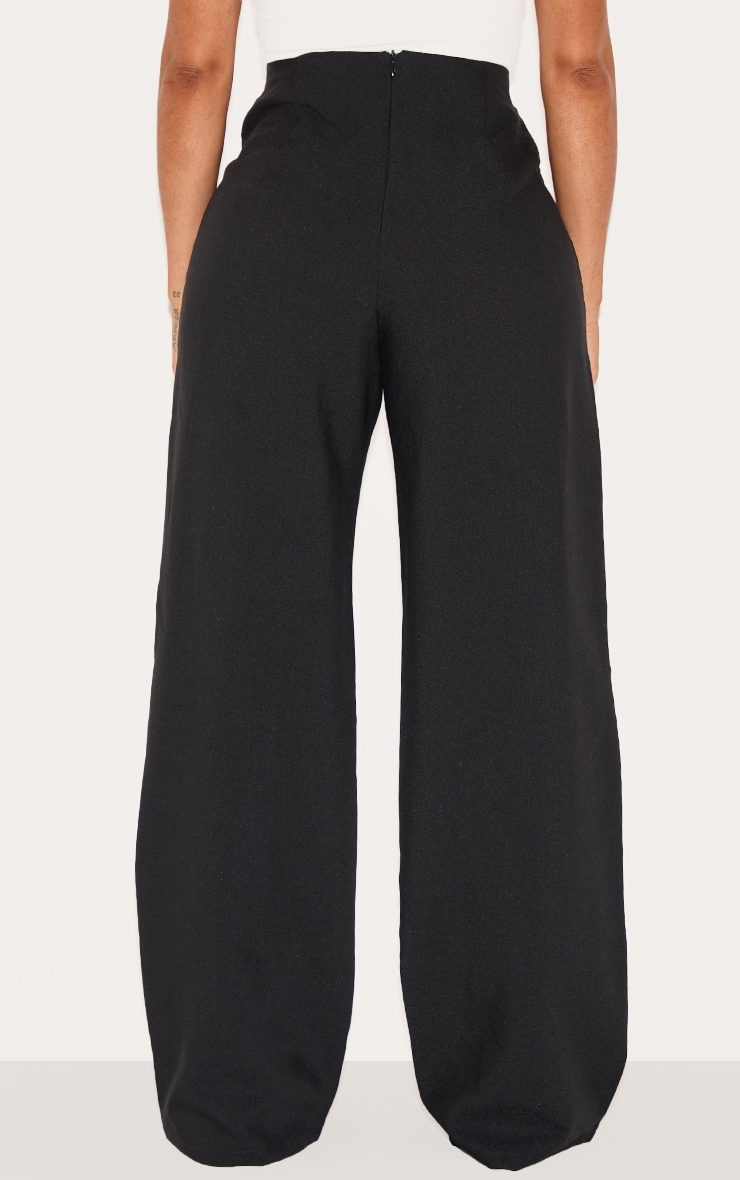 Shape Pantalon de tailleur large noir à taille haute et détails superposés en V image 3