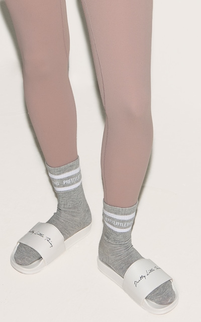 PRETTYLITTLETHING White Slides