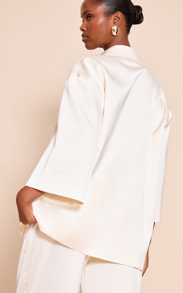 Blazer de tailleur oversize satiné crème image 2
