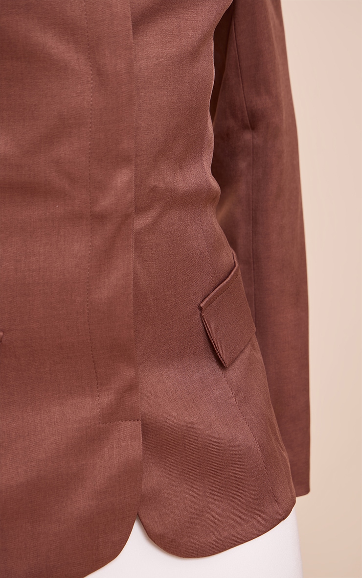 Blazer marron sans revers à épaules carrées et taille cintrée image 4