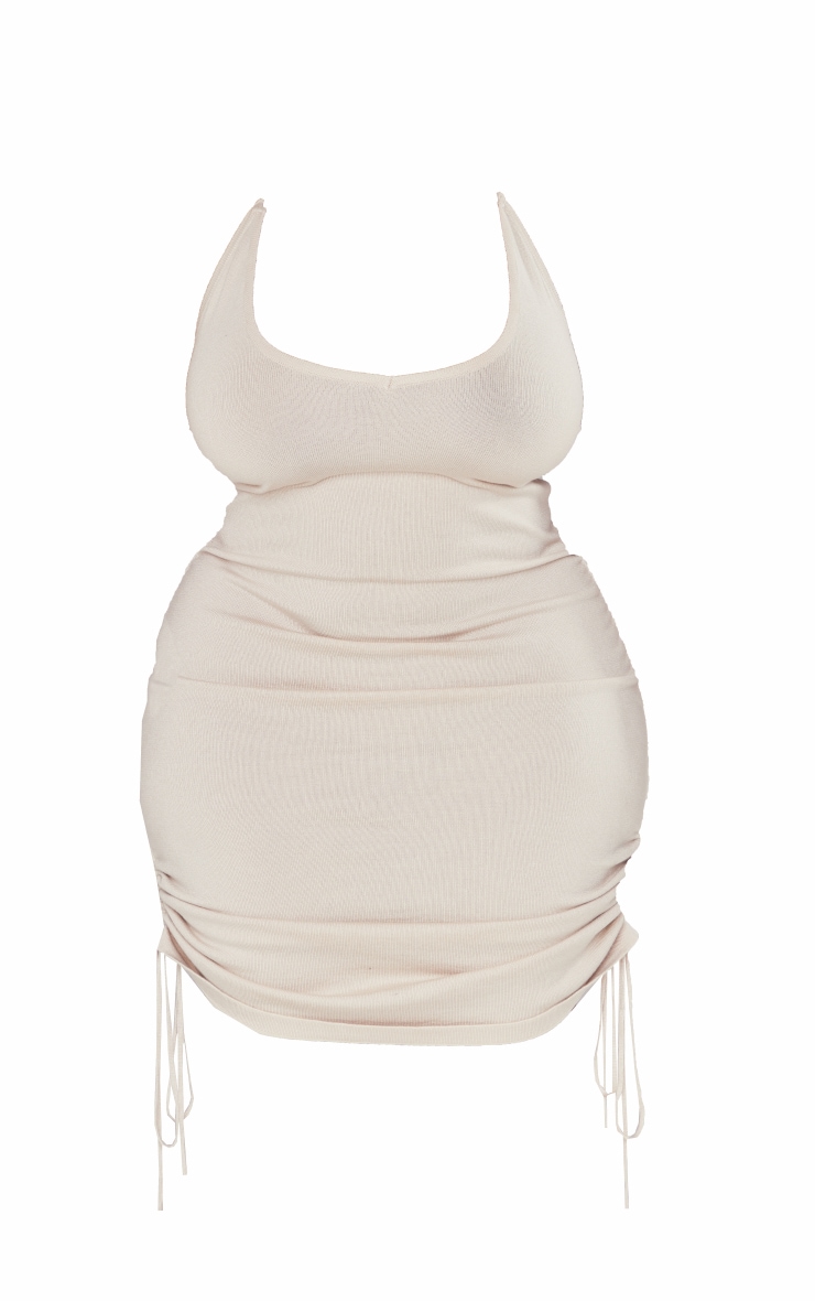 Plus Robe en maille tricot beige froncée à col V et bretelles image 5
