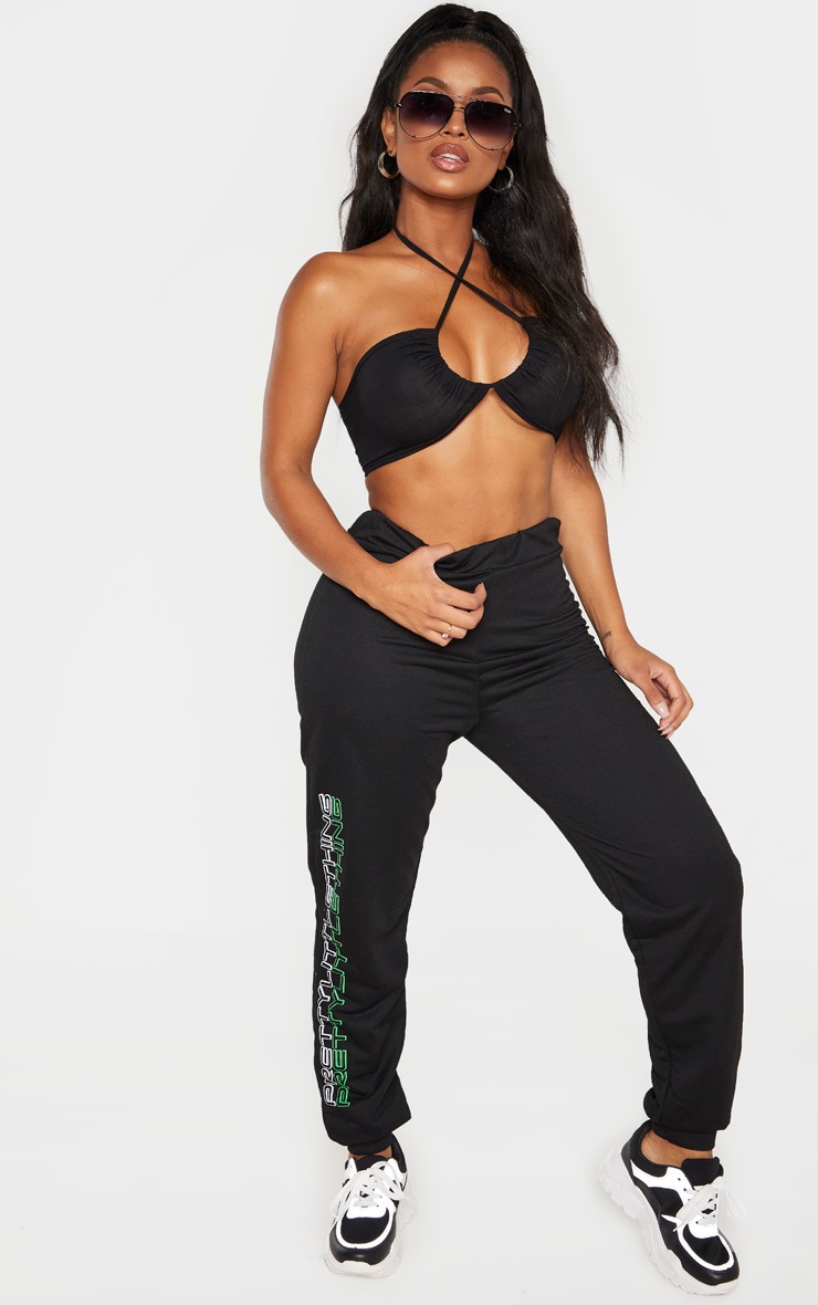 PRETTYLITTLETHING Shape - Jogging noir imprimé à cordons ajustables