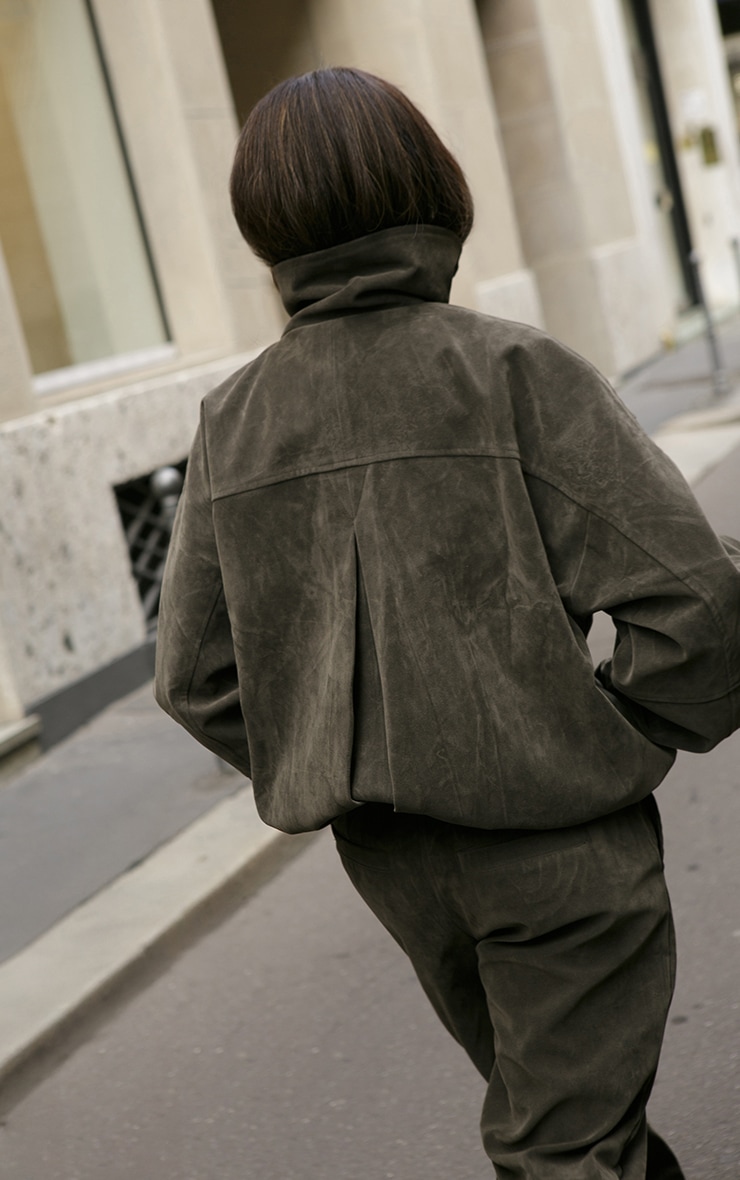 Pantalon droit en suédine kaki image 4