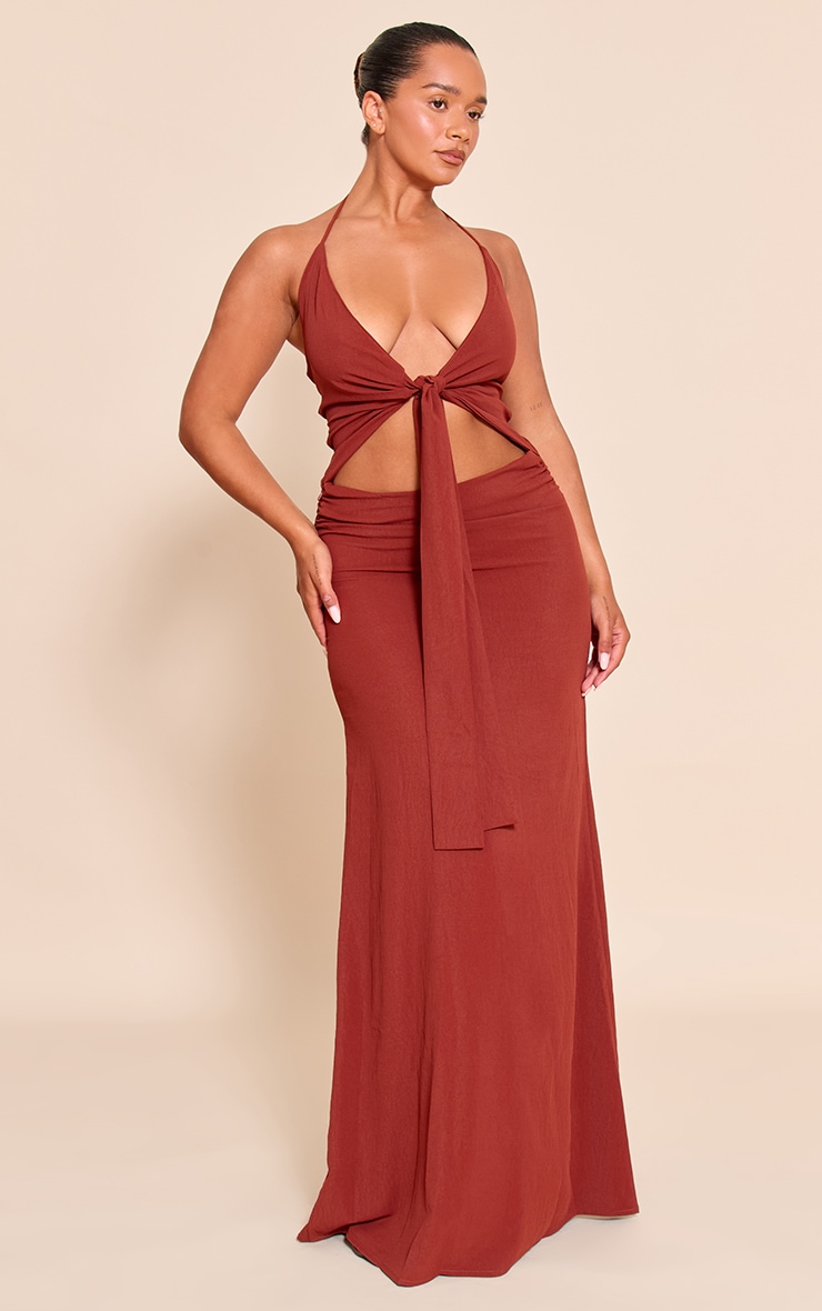 Coupe moulante Rouge profond Hammered Satiné Drapé Devant Halter Longue Robe image 1
