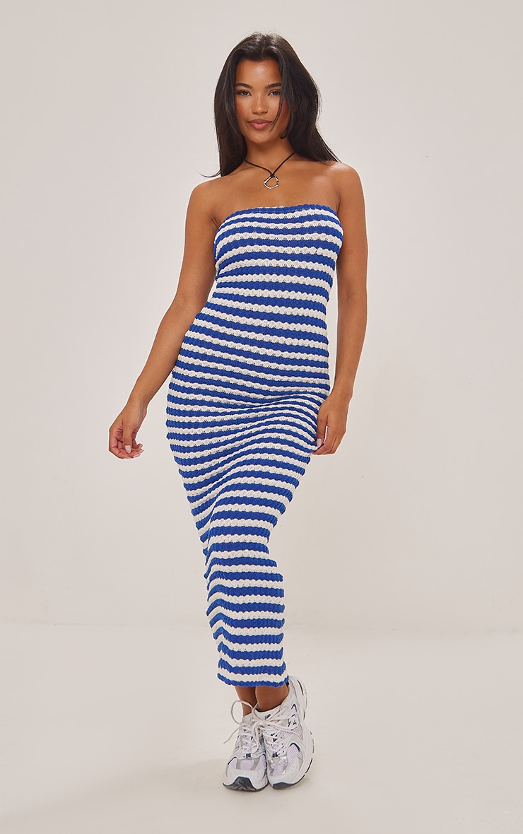 Robe à rayures bleues et blanches - France