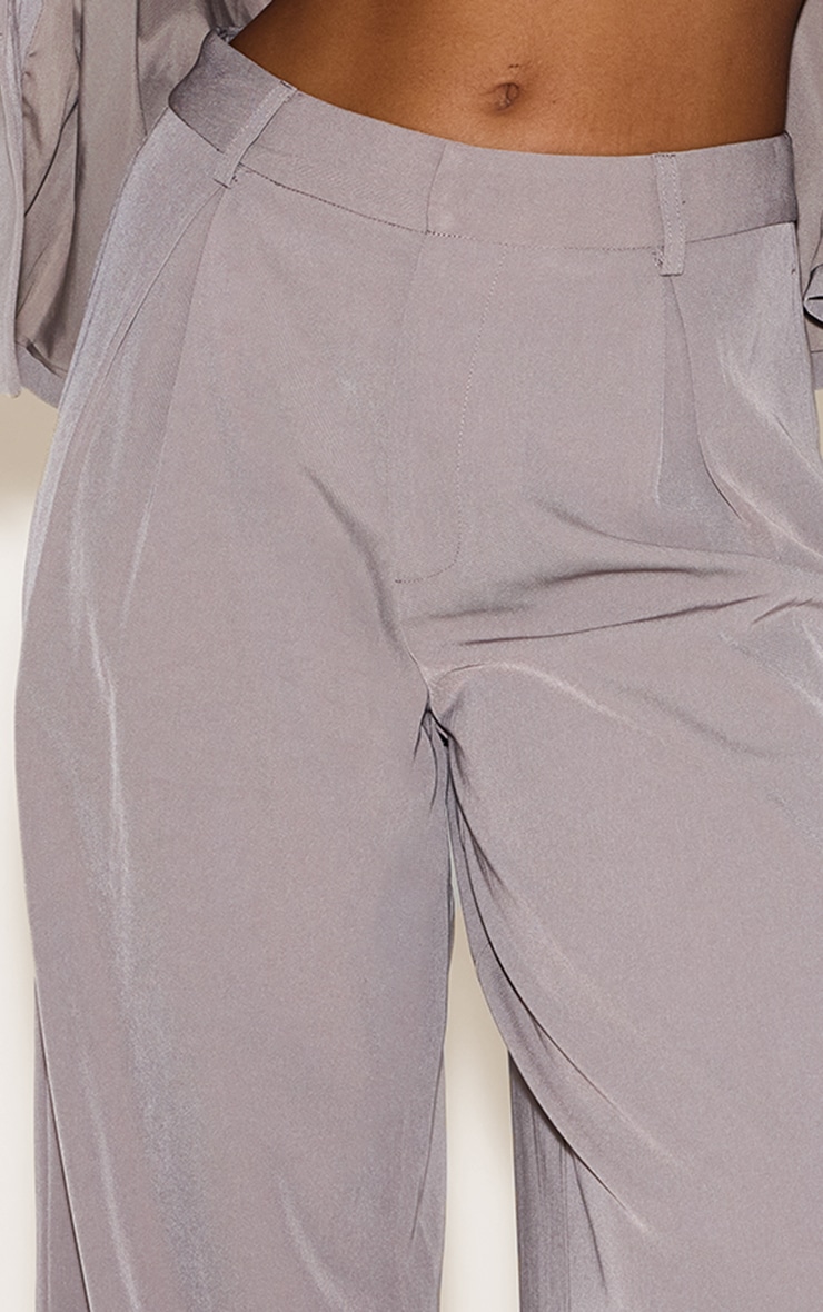 Pantalon de tailleur large tissé gris à plissures image 4