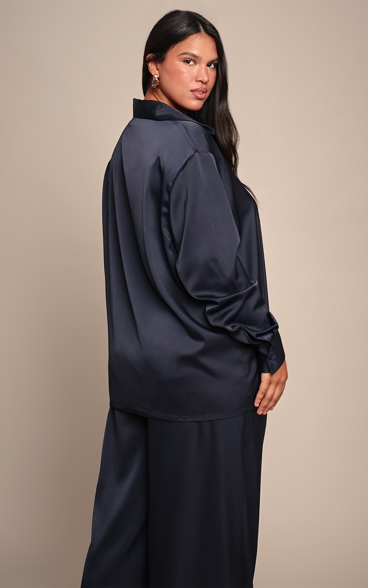 Plus Black Crinkle Satin Oversized Shirt image 2