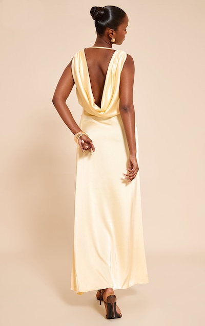 Robe longue satinée jaune à col bénitier plongeant