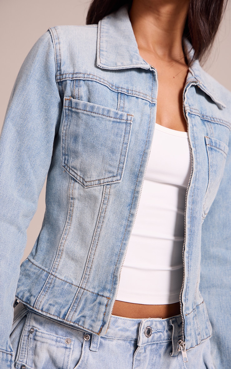 Petite Veste Stretch Coupe Slim En Denim Bleu Clair Avec Fermeture Éclair Sur Le Devant image 4
