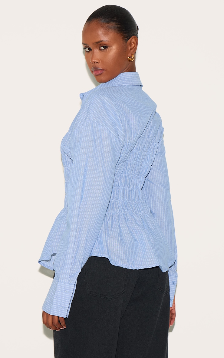 Chemise ajustée bleue froncée à fines rayures image 2