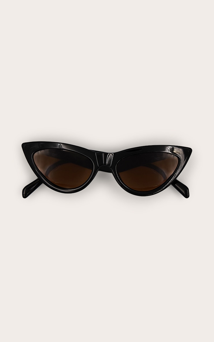 Black Cat Eye Sunglasses image 2