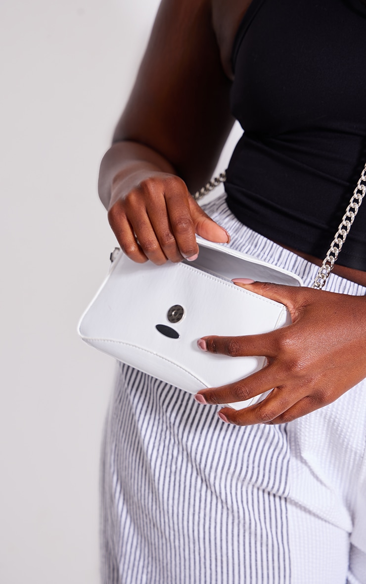 White patent purse 2025