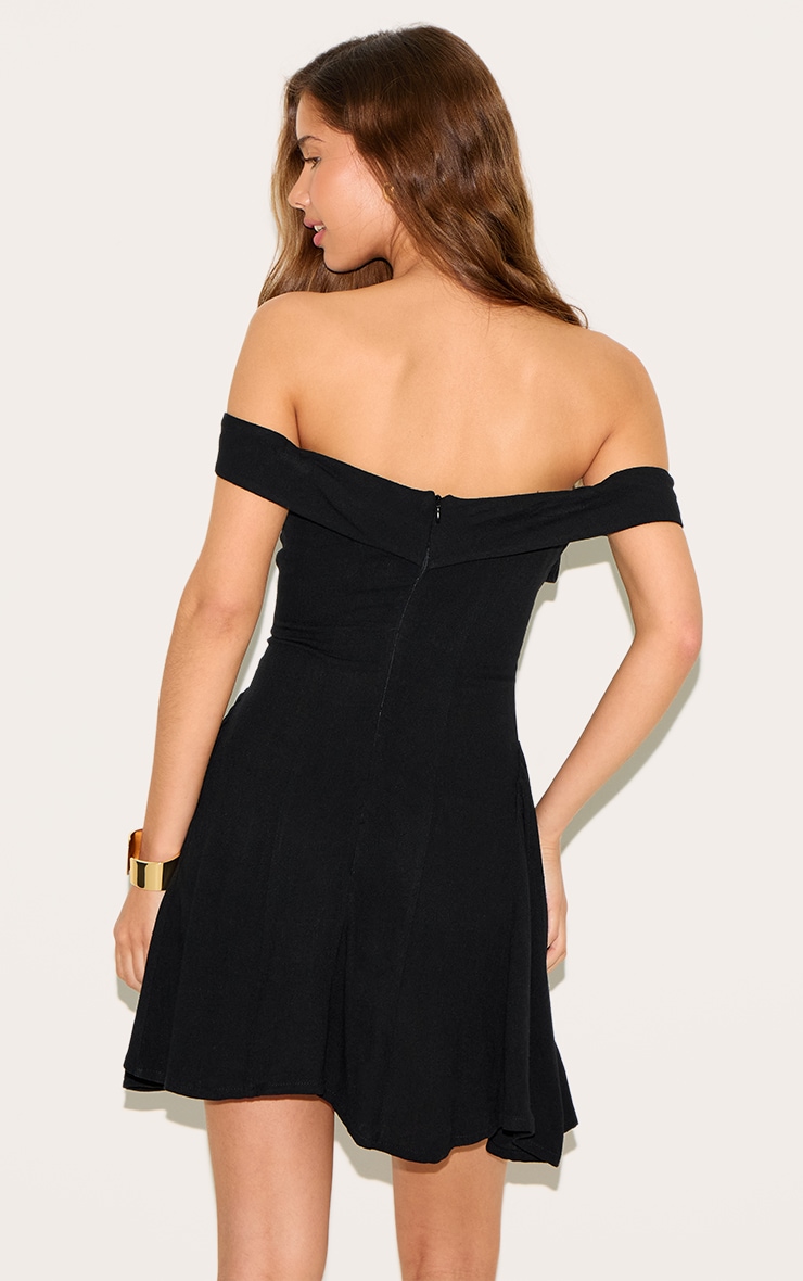 Robe droite noire à col bardot image 2