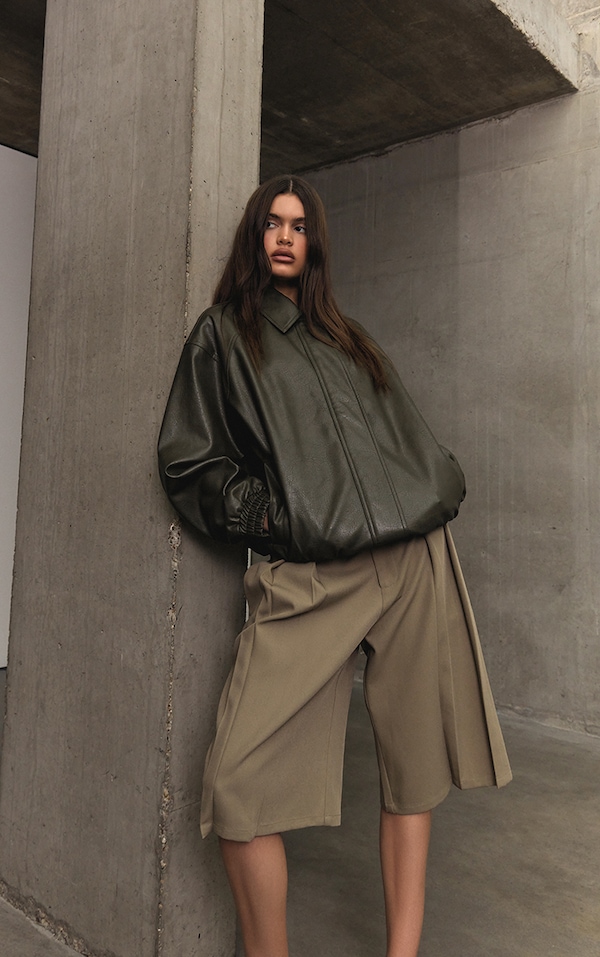 Camel Woven Pleat Detail Jorts