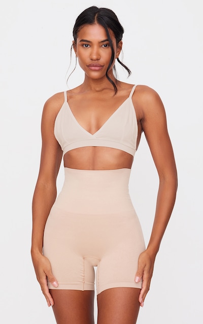 Short gainant nude à taille haute