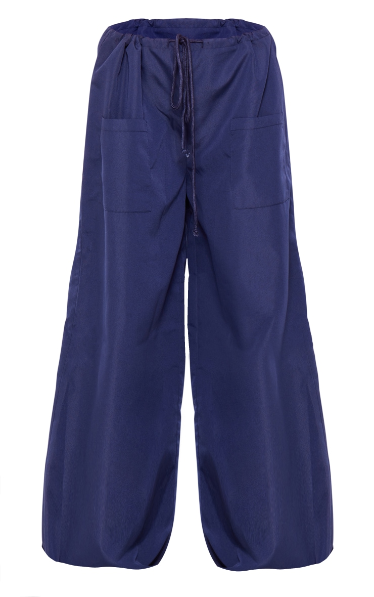 Pantalon cargo léger en popeline bleu marine à taille basse image 5