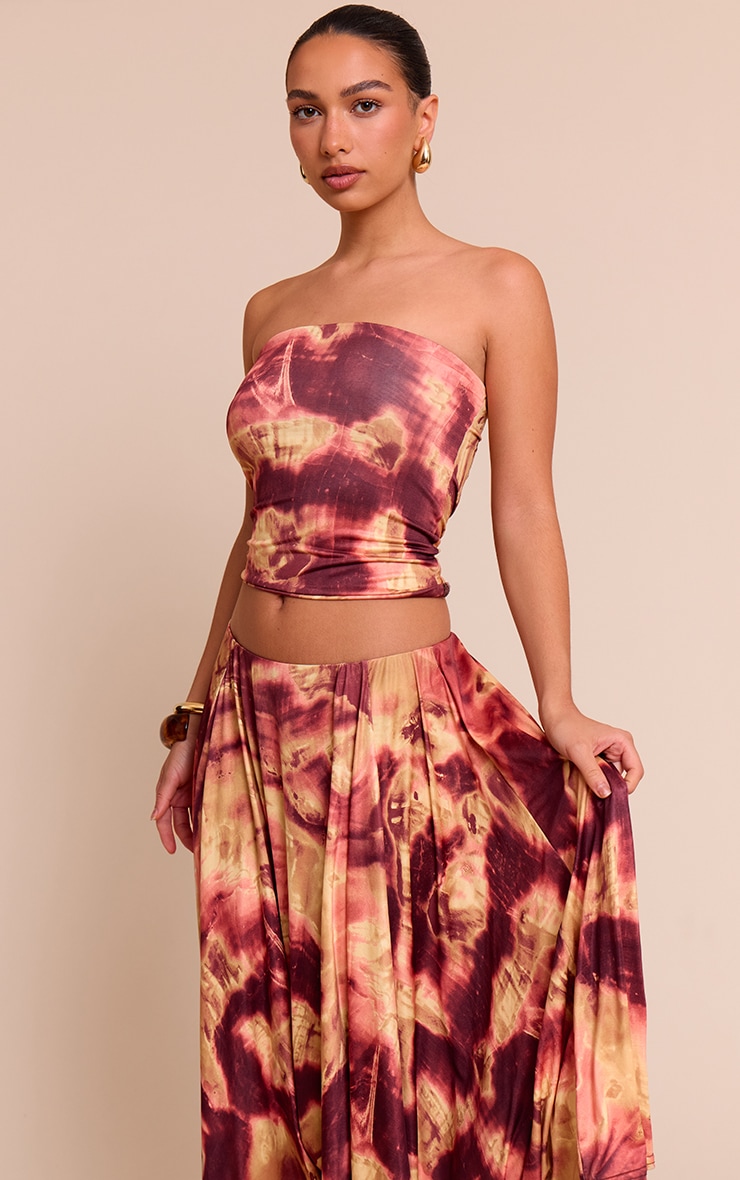 Top bandeau moulant doublé rouge profond imprimé abstrait image 1