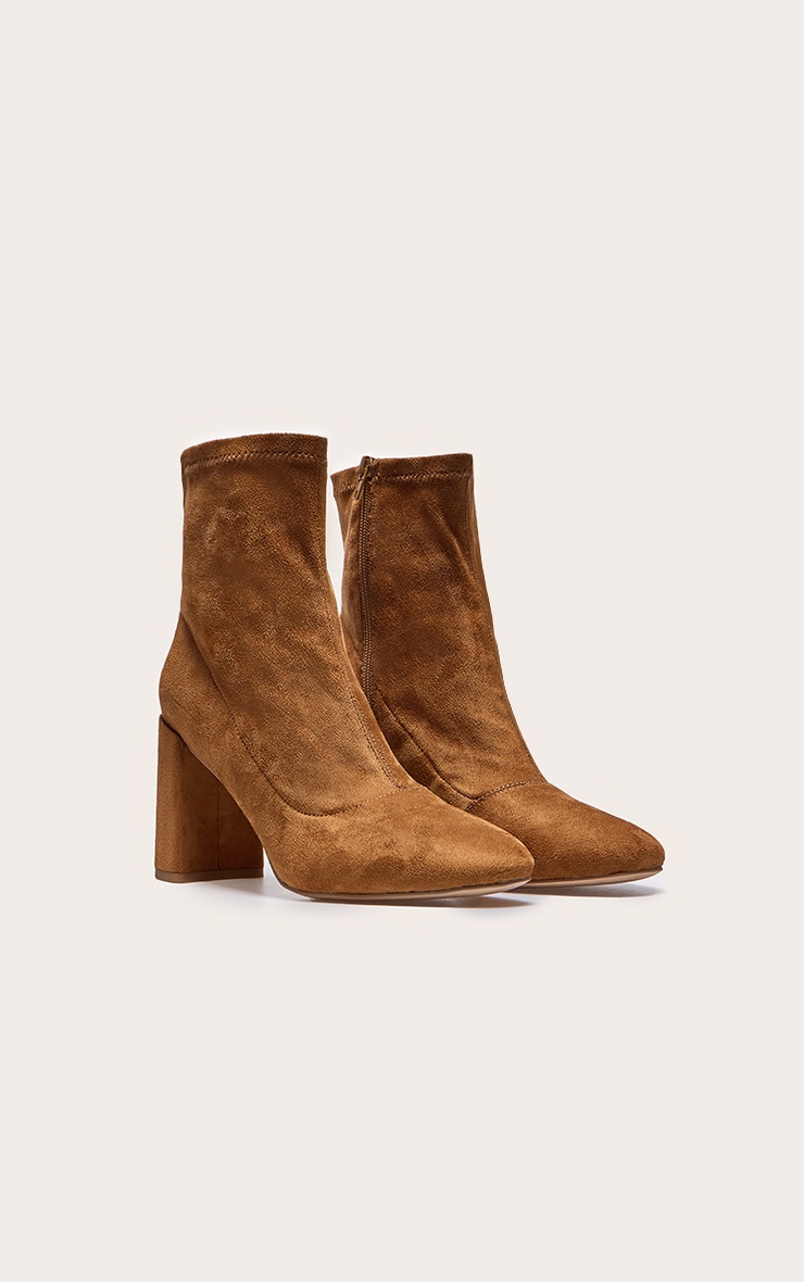 Bottines style chaussettes rondes en suédine marron clair à talon haut image 2