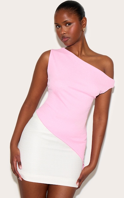 Top long asymétrique en mesh dévoré rose bonbon