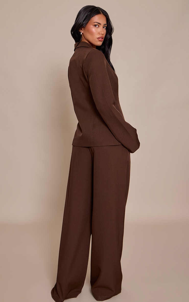 Pantalon droit tissé marron chocolat à plissures image 3