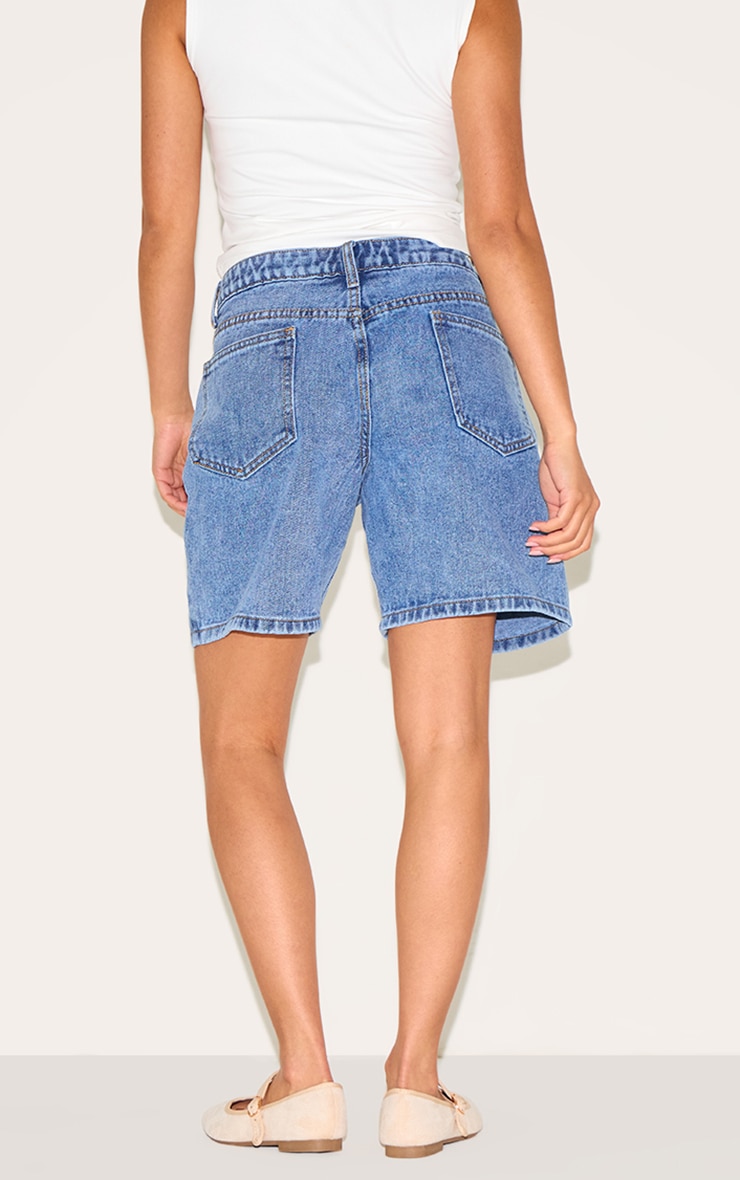 Petite Mid Blue Wash Low Rise Baggy Boyfriend Shorts image 3
