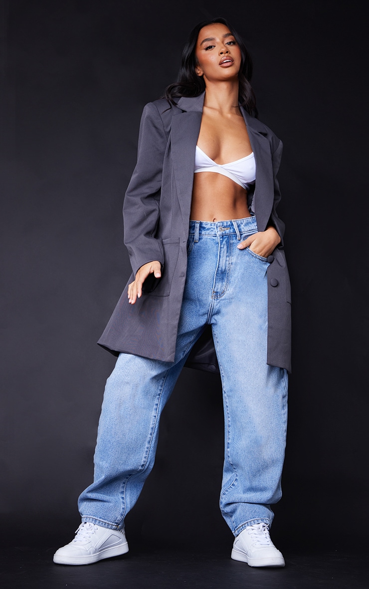PRETTYLITTLETHING Petite L28 Light Wash Boyfriend Jeans image 1