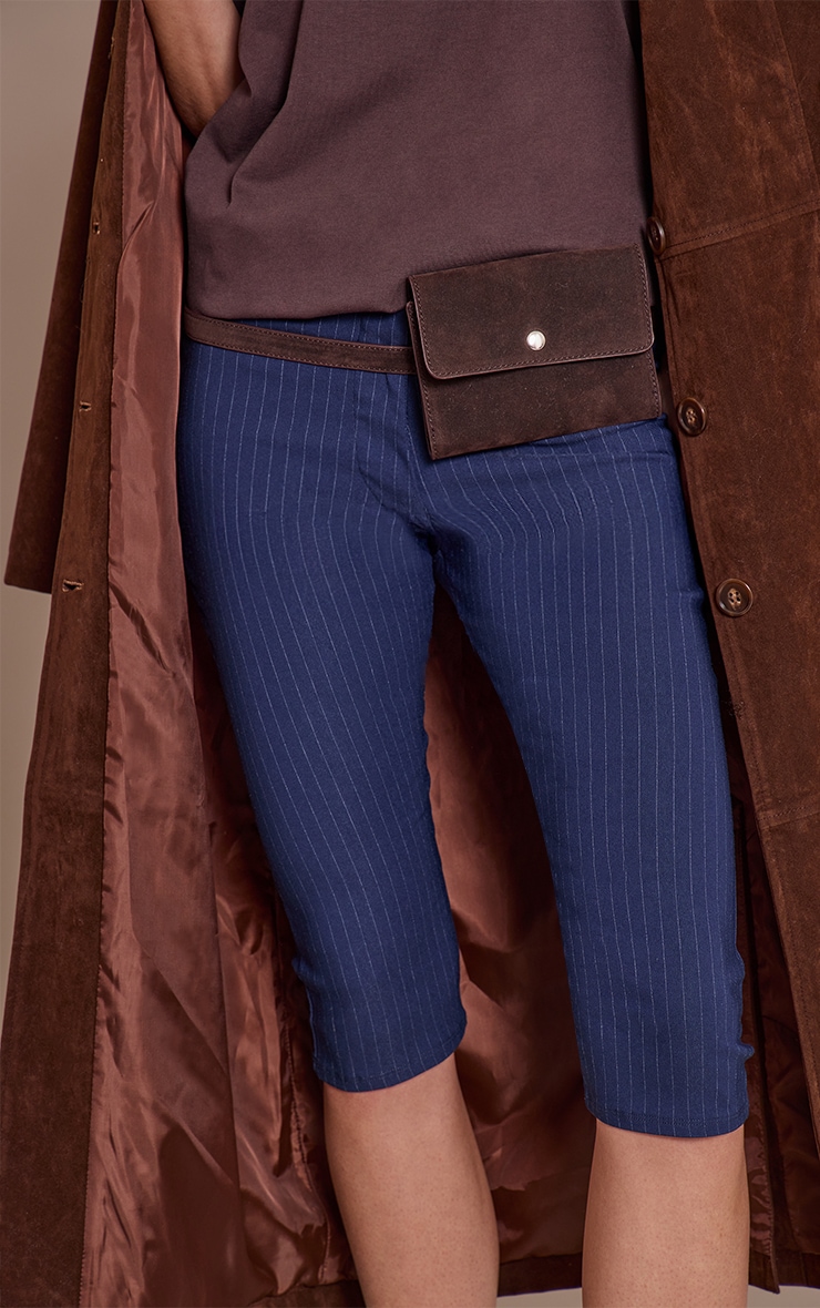 Pantalon capri tissé stretch à fines rayures et fermeture cachée image 4