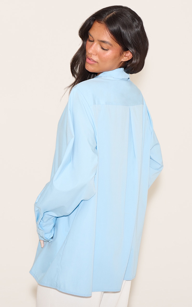 Chemise oversize bleu pâle à manchettes image 2