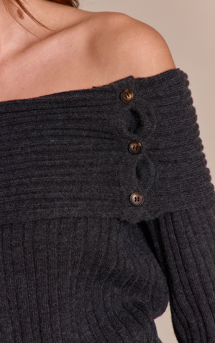 Pull en maille tricot côtelée gris foncé à col bardot et boutons image 4