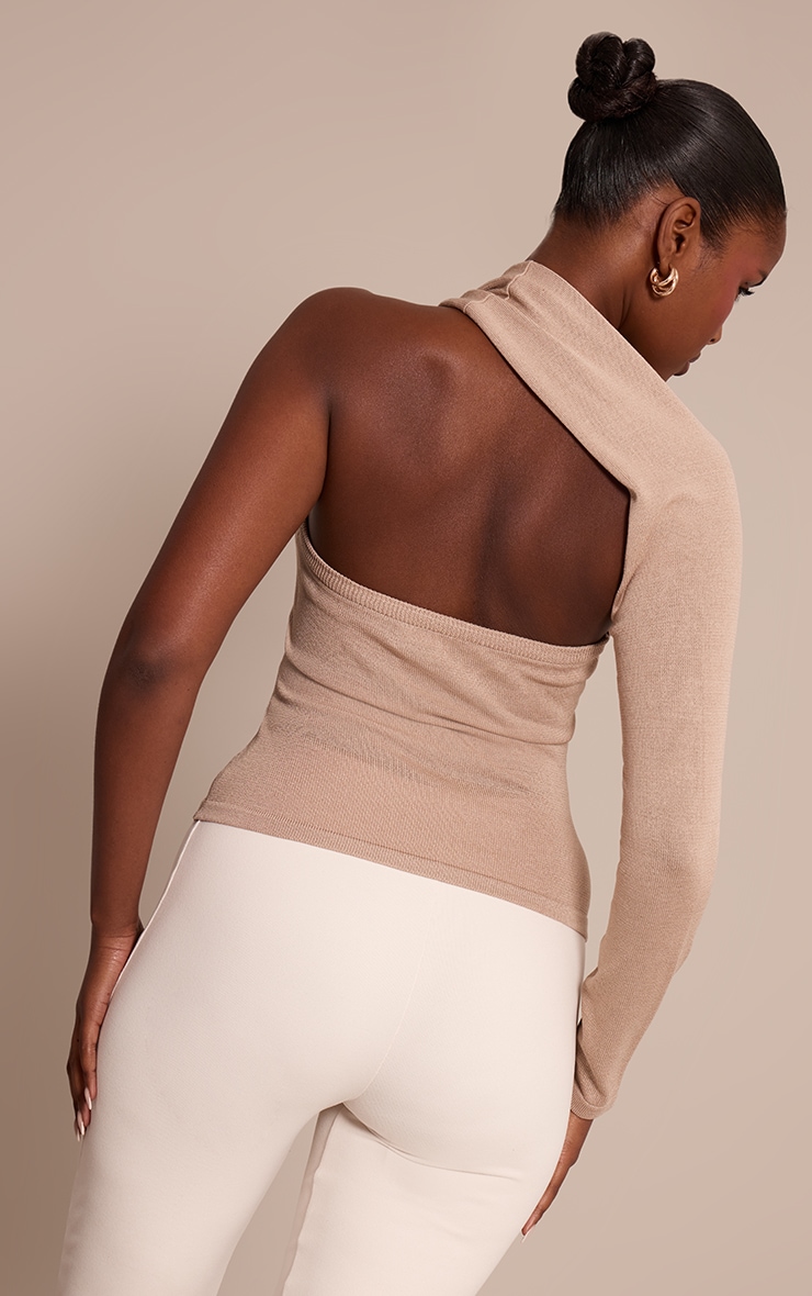 Top en maille tricot avoine à épaule unique et empiècement image 2