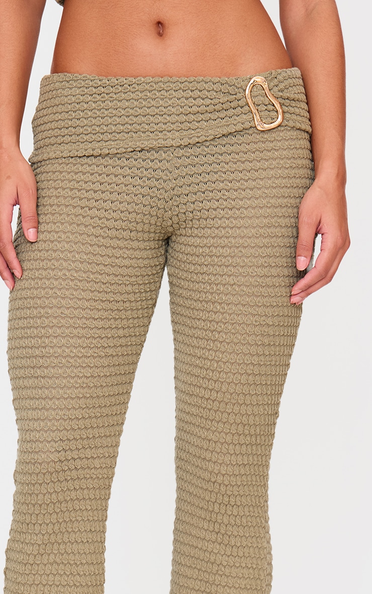 Pantalon skinny flare en maille duveteuse texturée kaki clair à taille basse et empiècement image 4