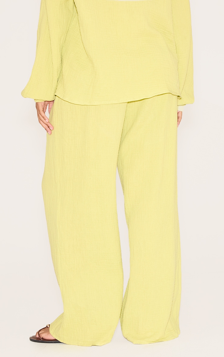 Pantalon large en étamine texturée chartreuse image 3