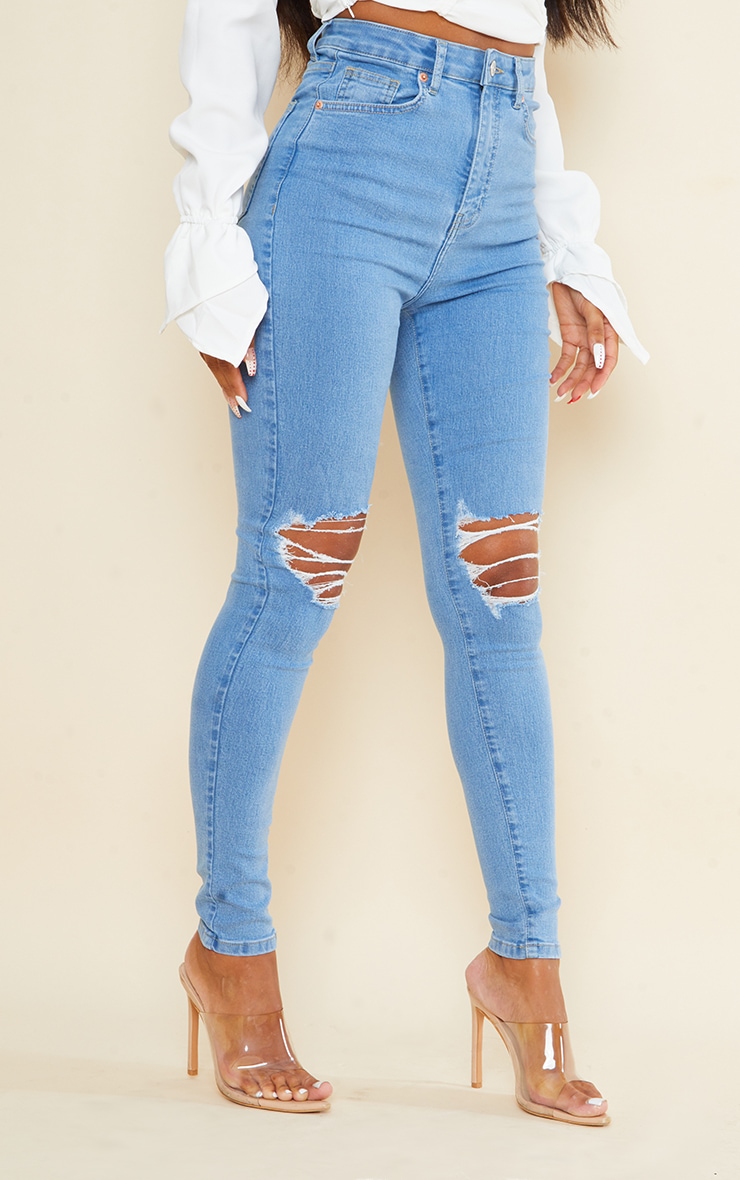 PRETTYLITTLETHING Light Wash 5 Pocket Knee Rip Skinny Jeans image 2