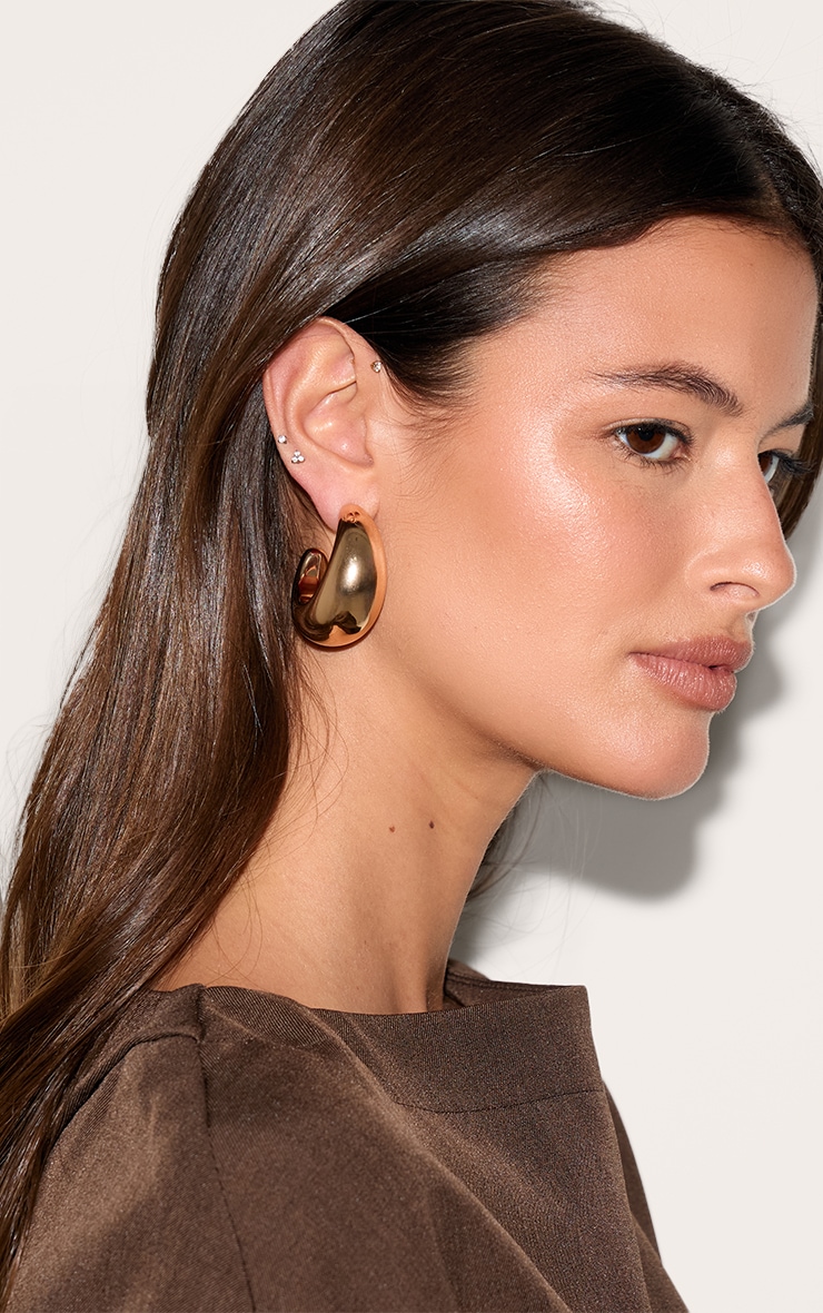 Gold Curved Hoop Earrings image 3