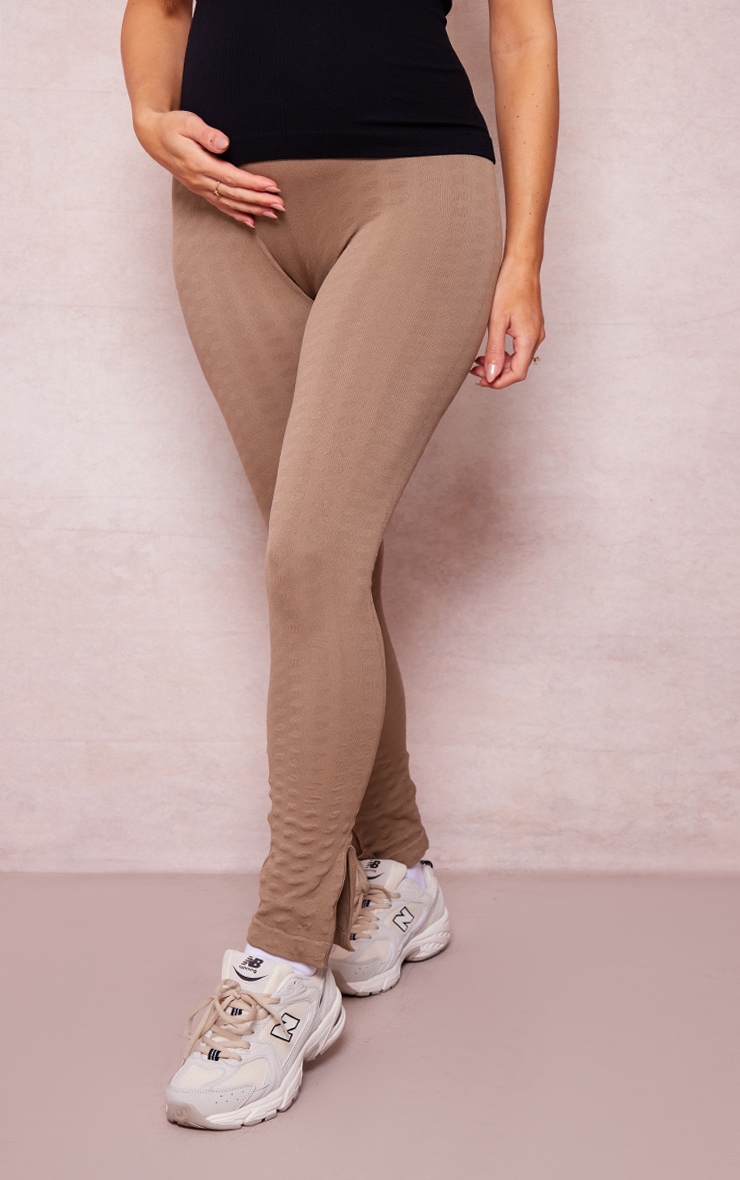 Maternity Taupe Textured Snatched Rib Leggings PrettyLittleThing UAE