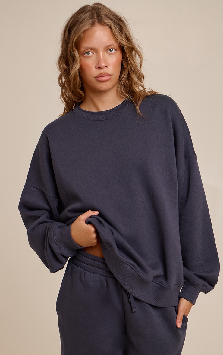Ensemble survêtement bleu marine à sweat oversize image 4