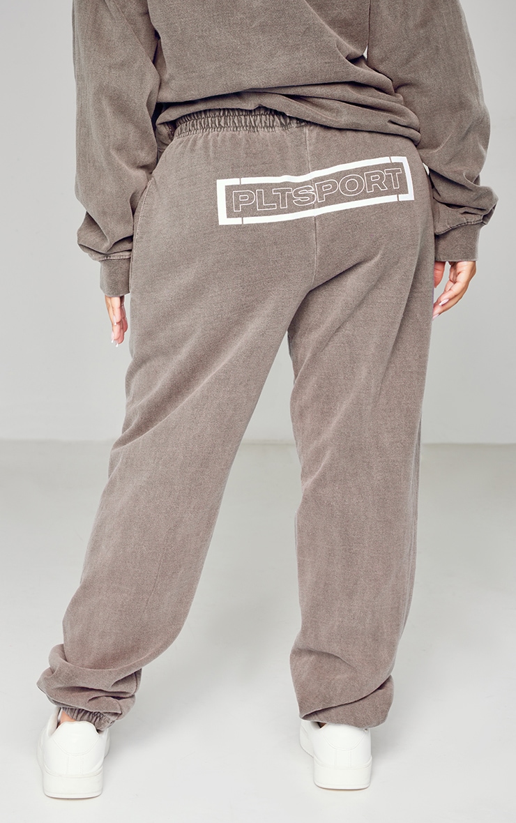 PRETTYLITTLETHING Petite Stone Sport Oversized Washed Jogger image 3