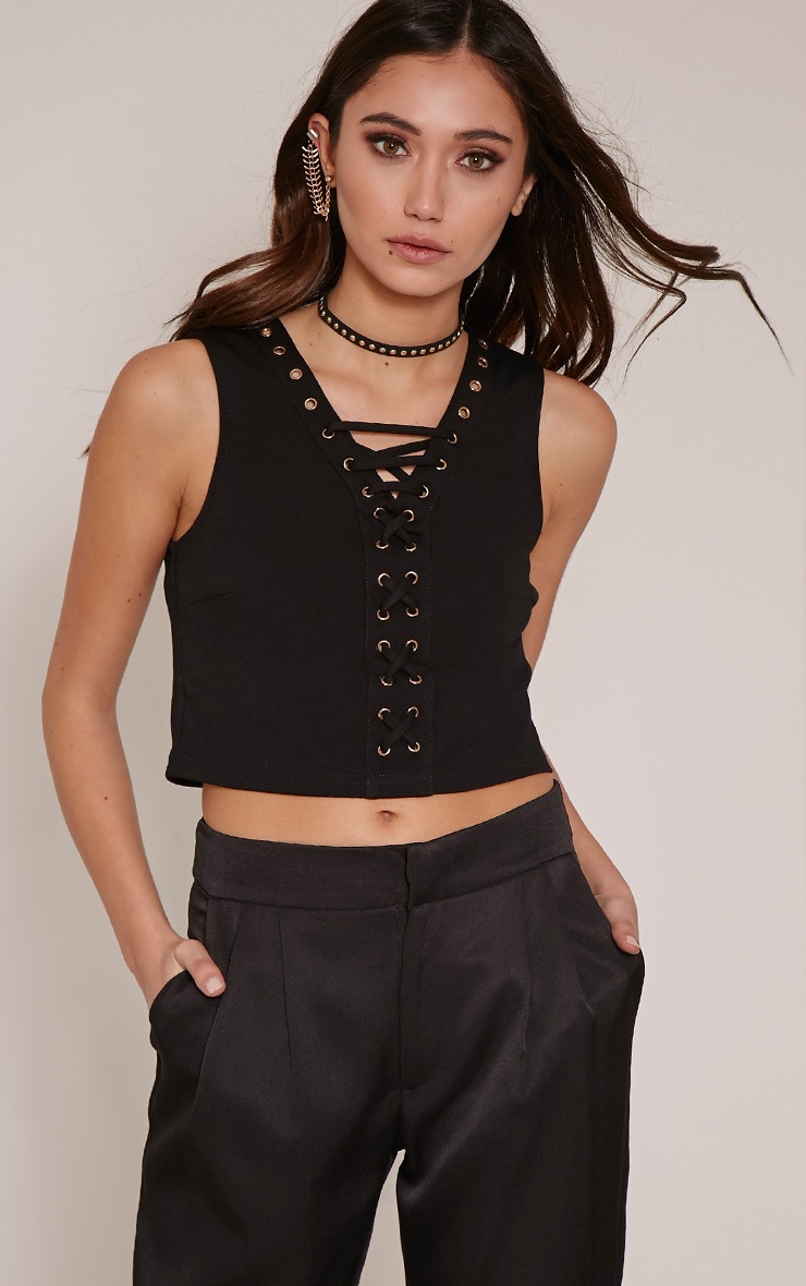 Della Black Lace Up V Neck Crop Top PrettyLittleThing
