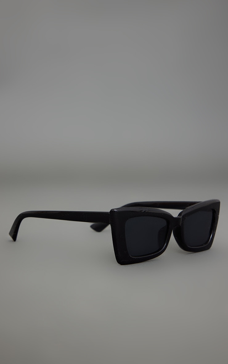 Black Chunky Flared Cat Eye Sunglasses image 2