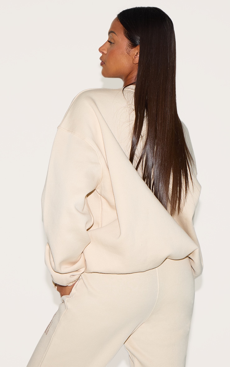 PRETTYLITTLETHING Maternity Stone Logo Oversized Sweatshirt image 2
