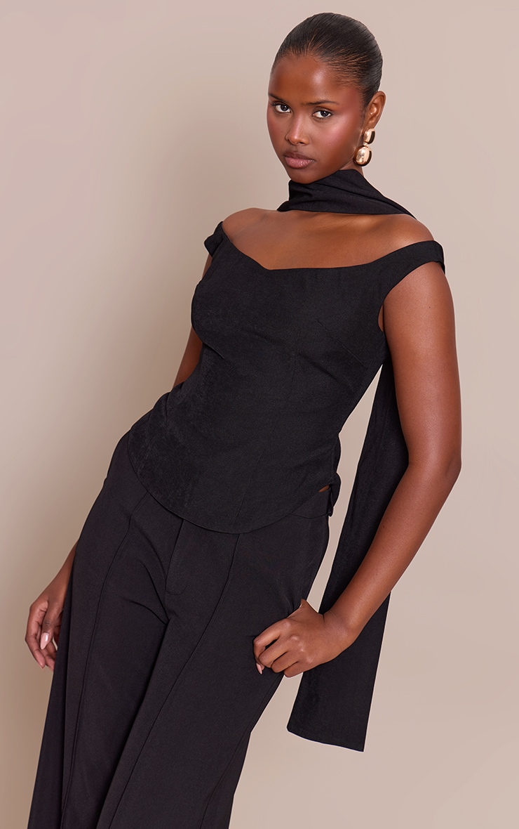 Top bardot tissé noir à détail foulard et ourlet incurvé image 1