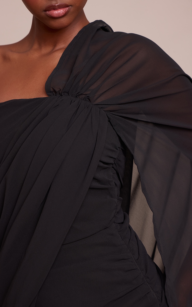 Mini robe en mousseline de soie noire froncée à épaule unique image 4